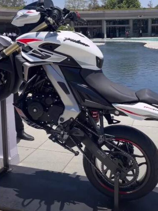 Pulsar NS 400z हुया धमाकेदार प्राइस मै लॉन्च ,देगी duke 390 को टक्कर